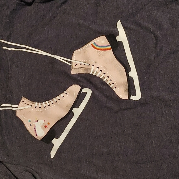 3/$25 OLD Navy long sleeves children t-shirt with figure skates applique - Picture 3 of 9